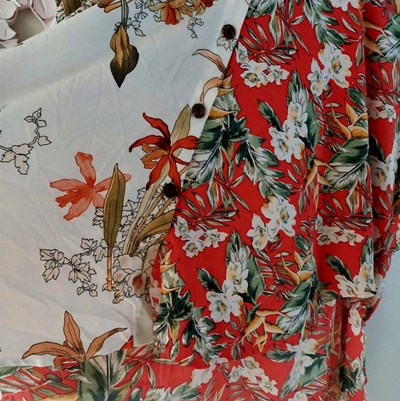 NWT Buffalo David Bitton Large Red Cream Tropical Print Button Front Blouse - Picture 9 of 9